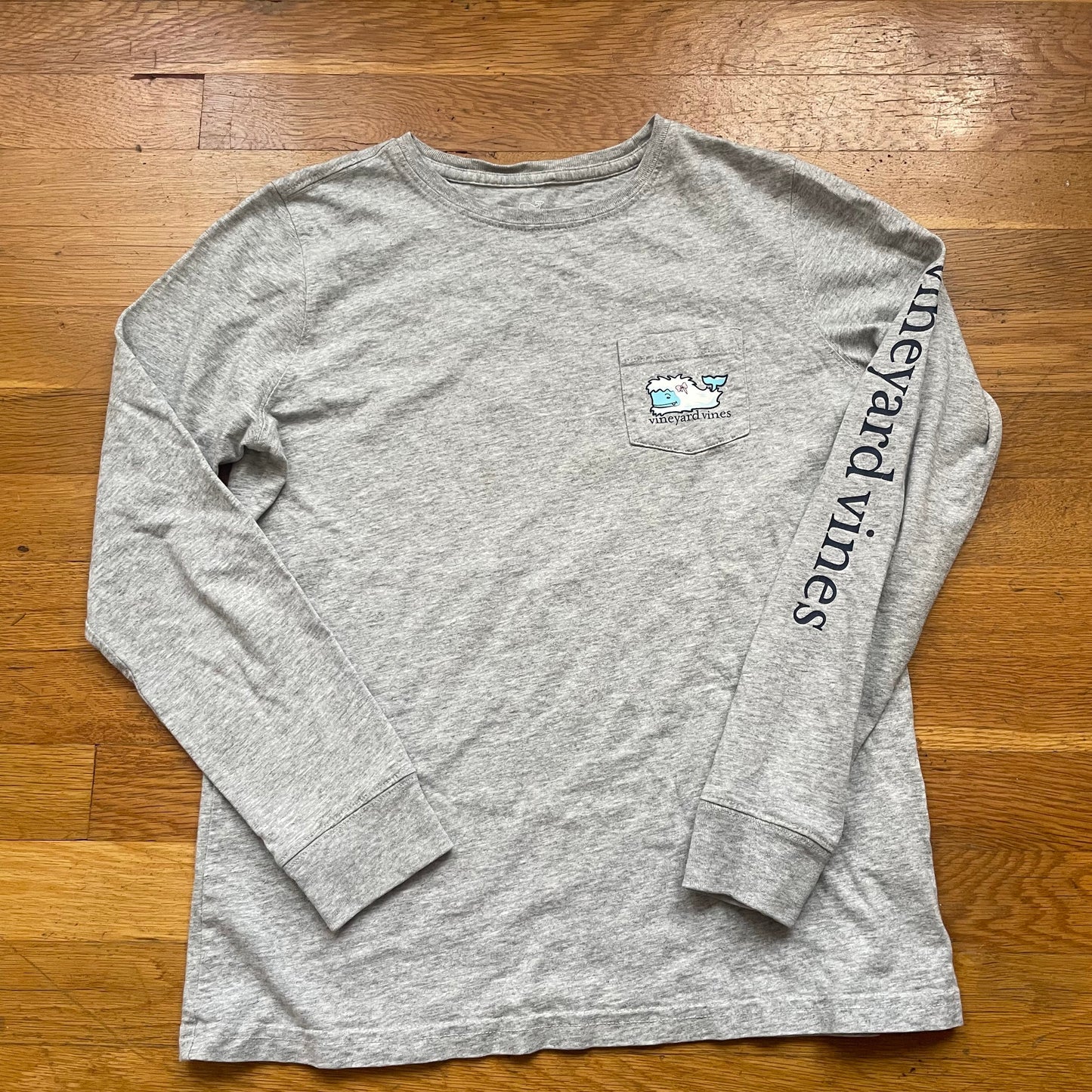 #116 Vineyard Vines Yeti Long sleeve xs REDUCED