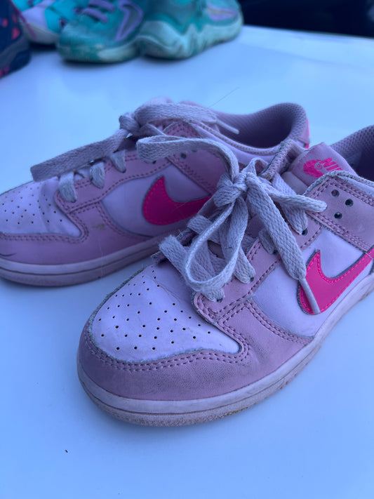 104 - Pink Nike Dunks like new sz 13