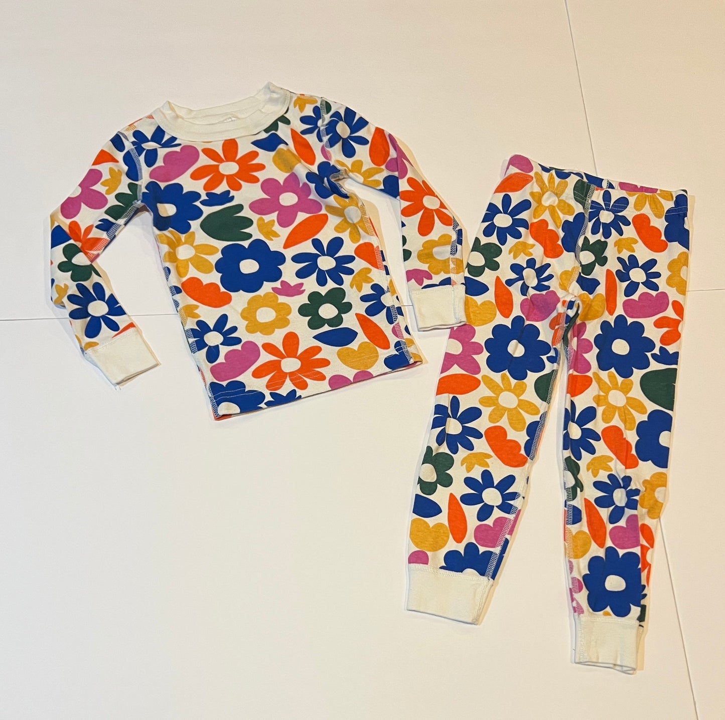#180 Girls 100 (4) Hanna Andersson Large Floral  Pajamas