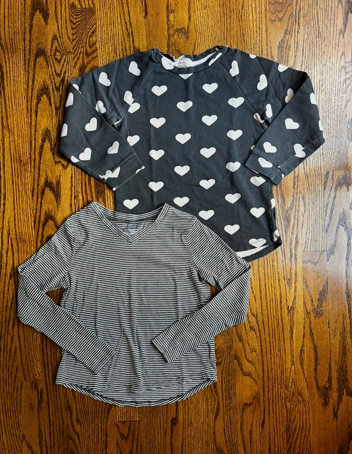 Seller #115 - H&M and Old Navy Girls 6-8Y (8) Long Sleeve Shirts (Black & White), GUC