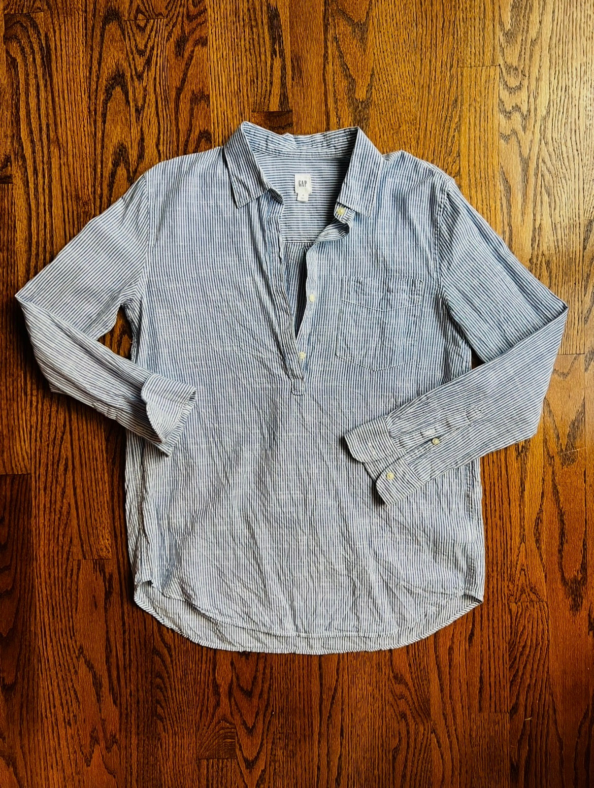 Seller #115 - Gap Women’s Small Blue & White Pinstriped Collared Shirt, VGUC