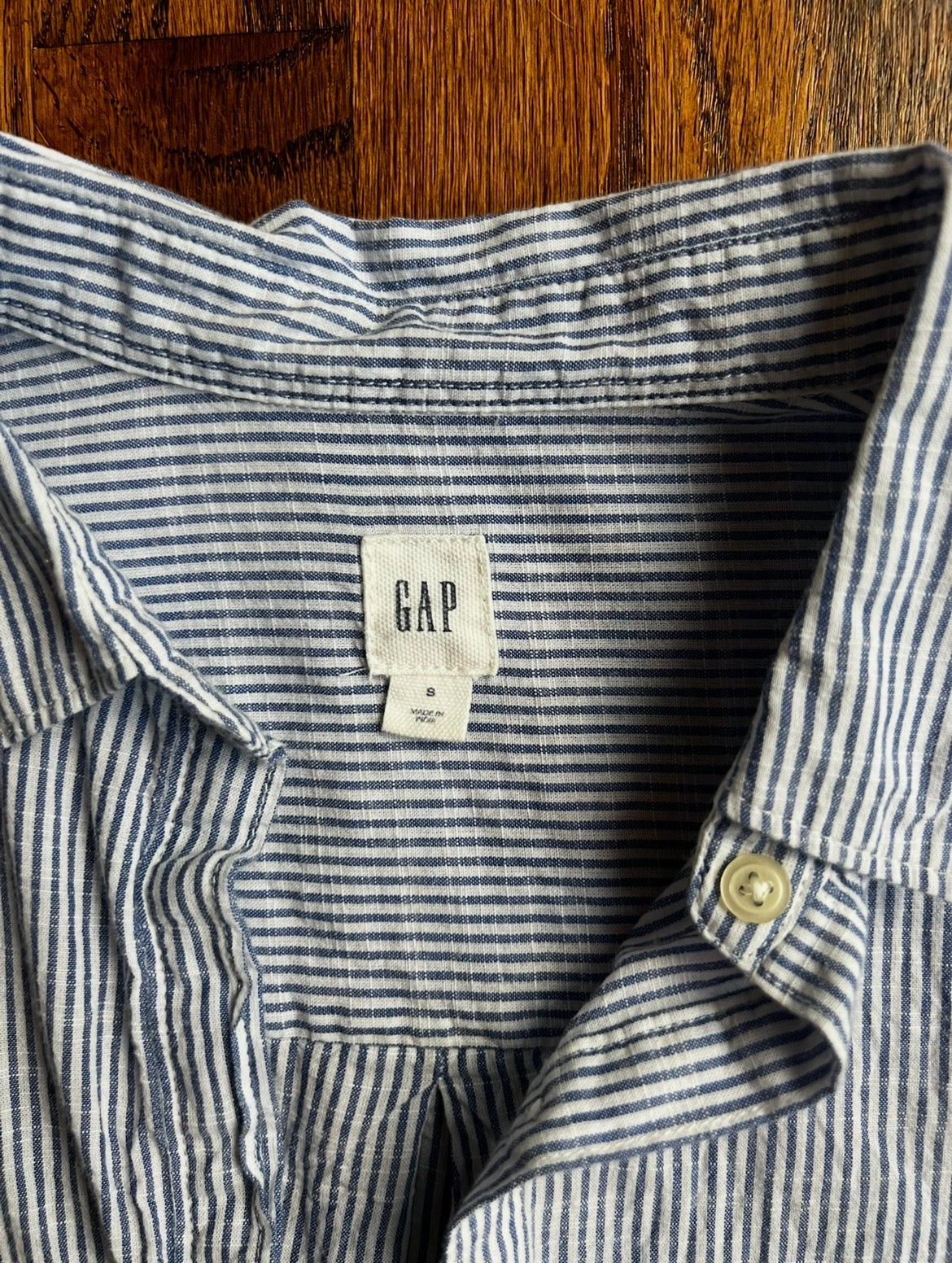 Seller #115 - Gap Women’s Small Blue & White Pinstriped Collared Shirt, VGUC