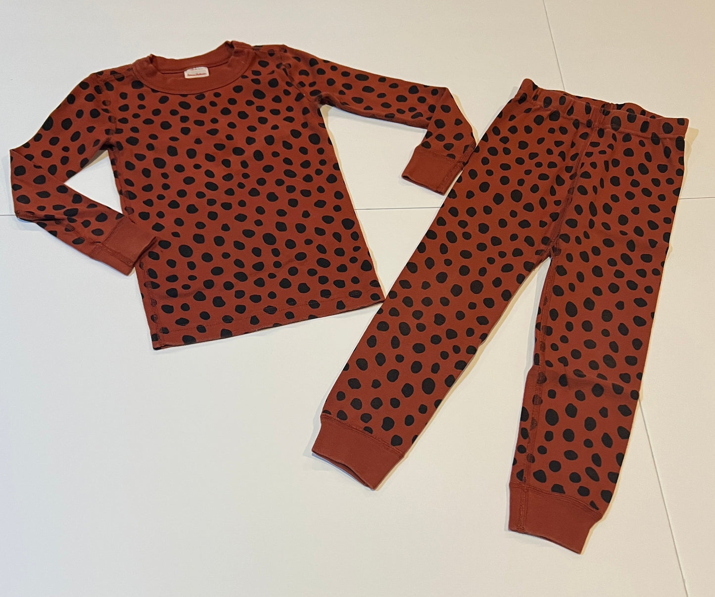 #180 Girls 100 (4) Hanna Andersson Leopard Pajamas