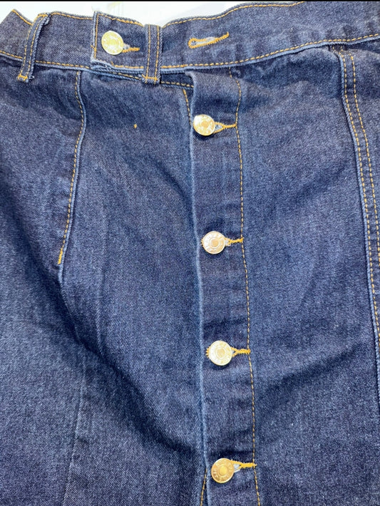 #53 women’s long Jean skirt size M