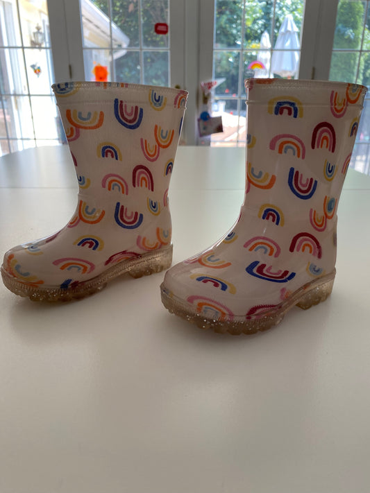 #84B- Old Navy Rainbow Print Rainboots toddler Girls Size 5