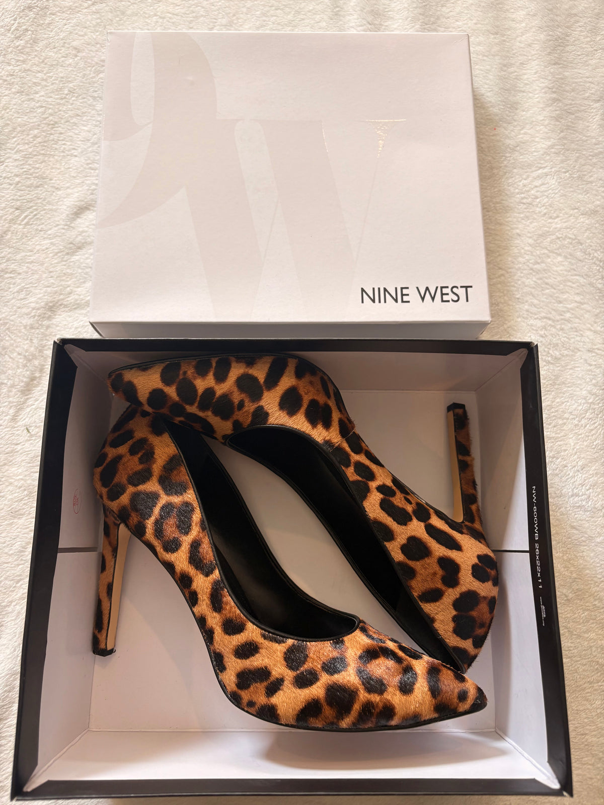 #102 - Nine West womens size 9 leopard print pumps