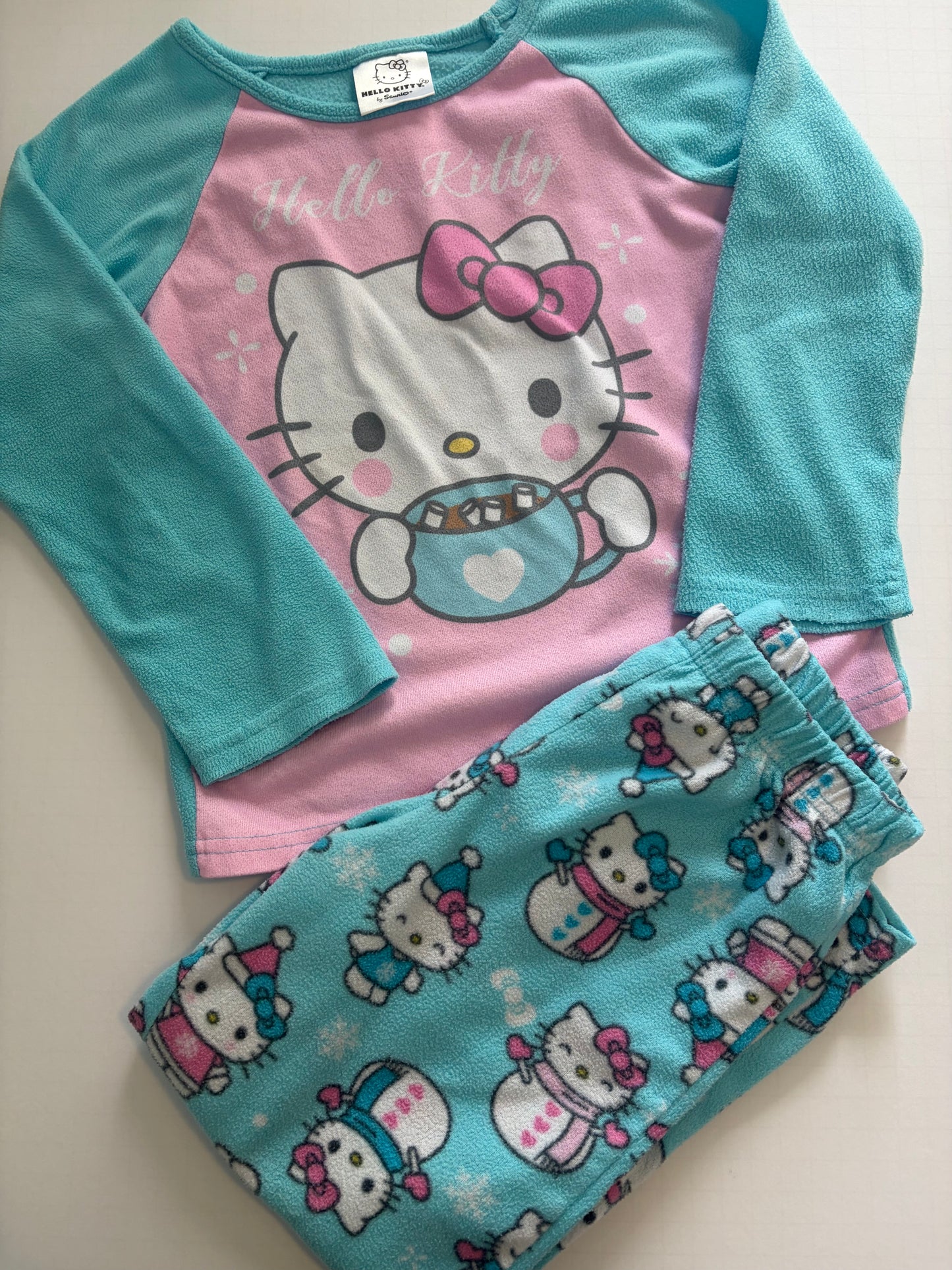 Seller #91 Girls' size 6 Hello Kitty fleece pajamas GUC