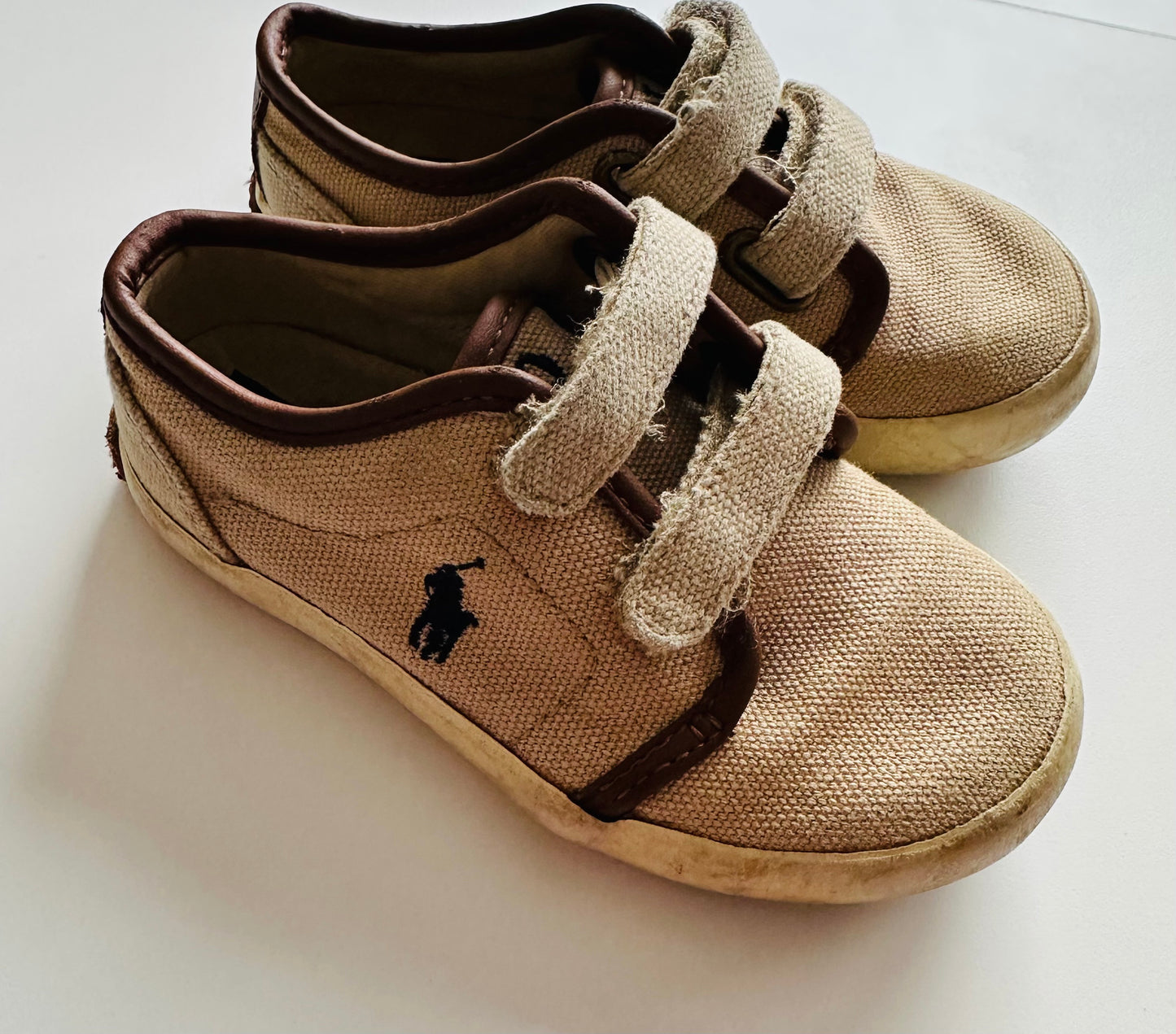 #130 Ralph Lauren Boys Sz 8 Canvas Shoes