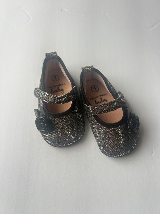 #180 falls creek baby girls size 1 sequin crib shoes