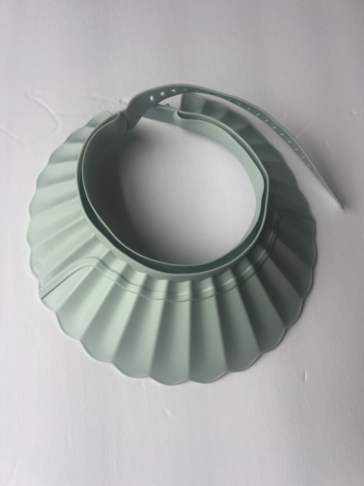 #180 childs bath visor to keep water out of eyes