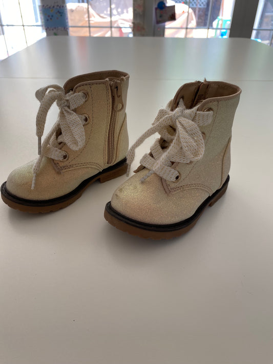 #84B- Cat & Jack glittery light tan boots, girls size 5, VGUC