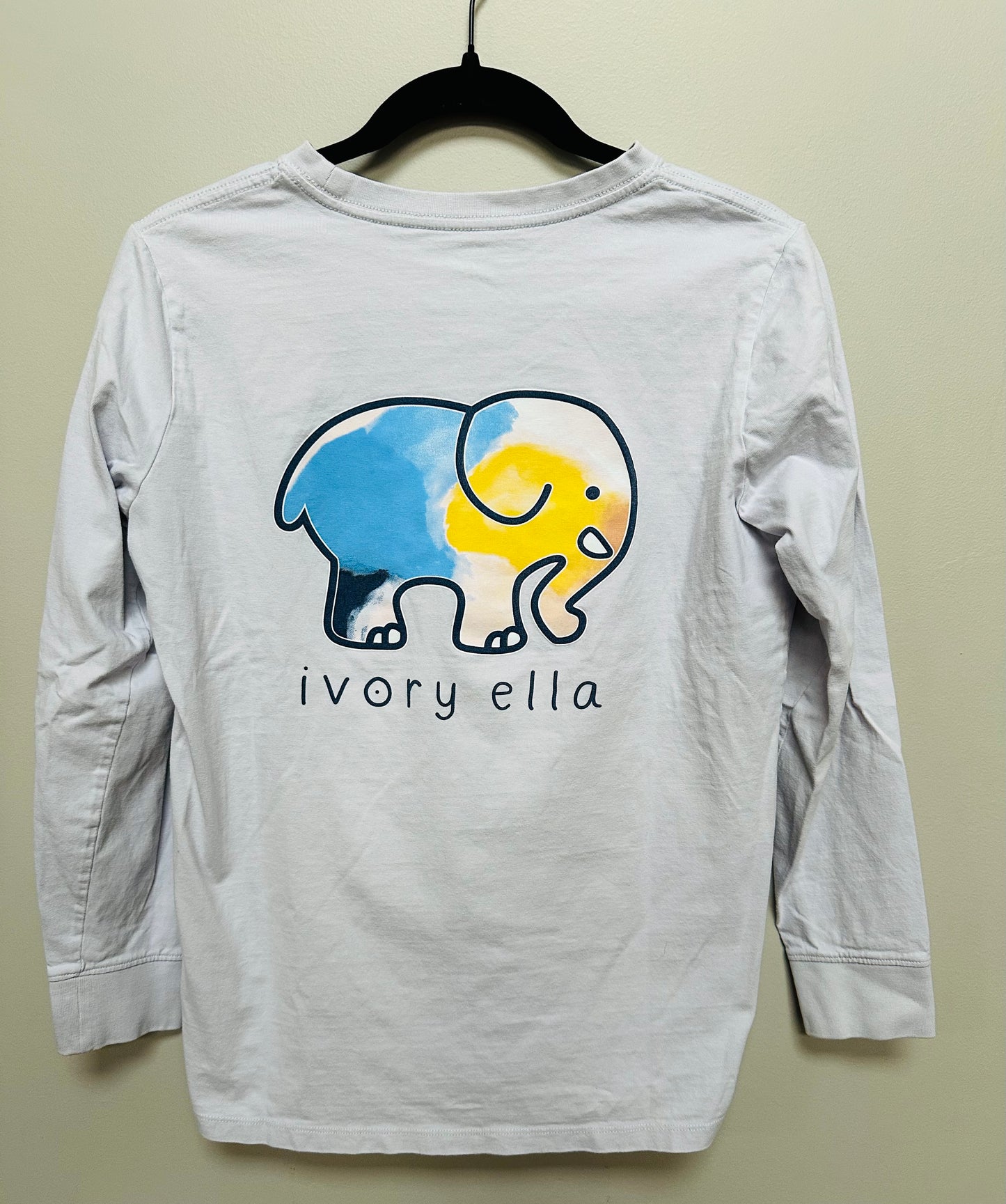#130 Ivory Ella Women’s Sz Small Tshirt