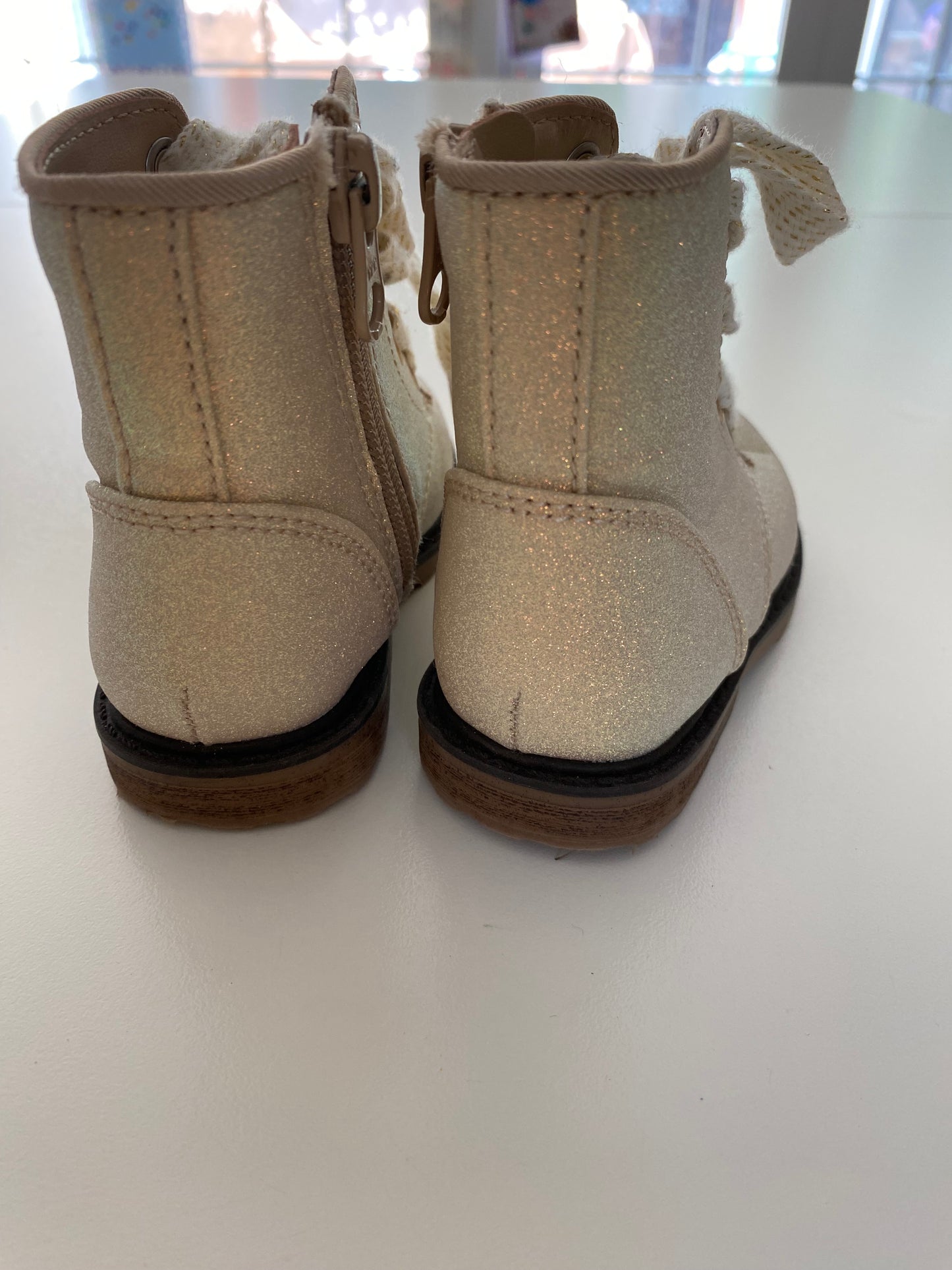 #84B- Cat & Jack glittery light tan boots, girls size 5, VGUC