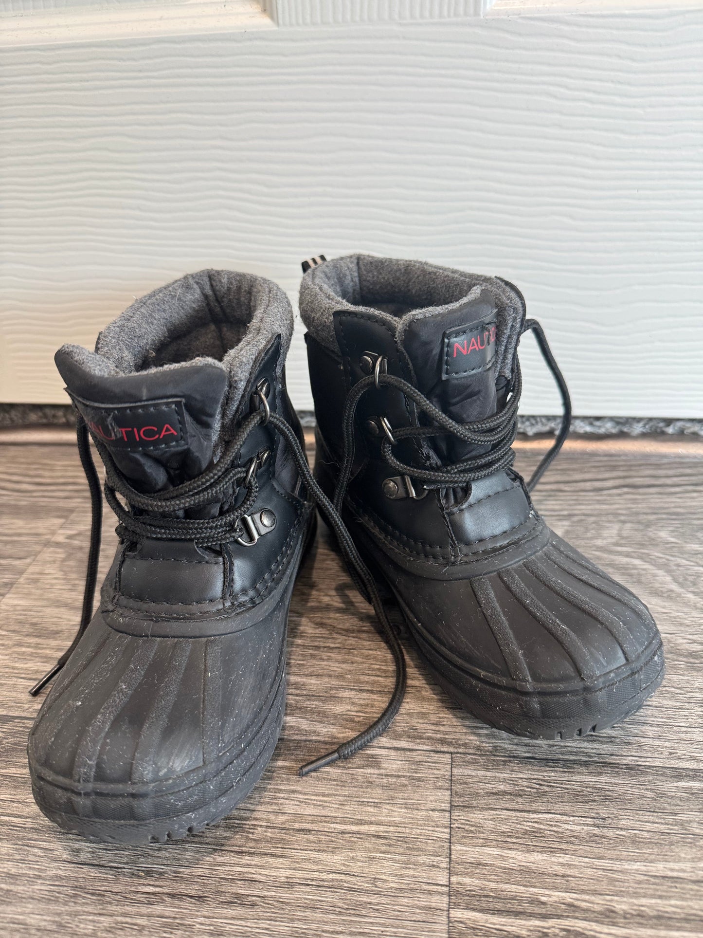 #53 kids nautica winter boots size 12
