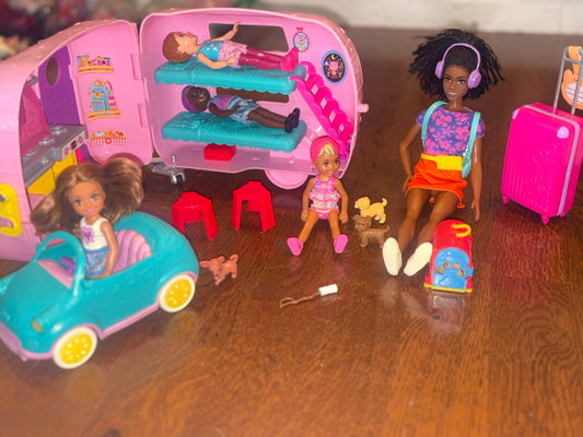 #182 Travel Barbie + Chelsea & friends camper set REDUCED