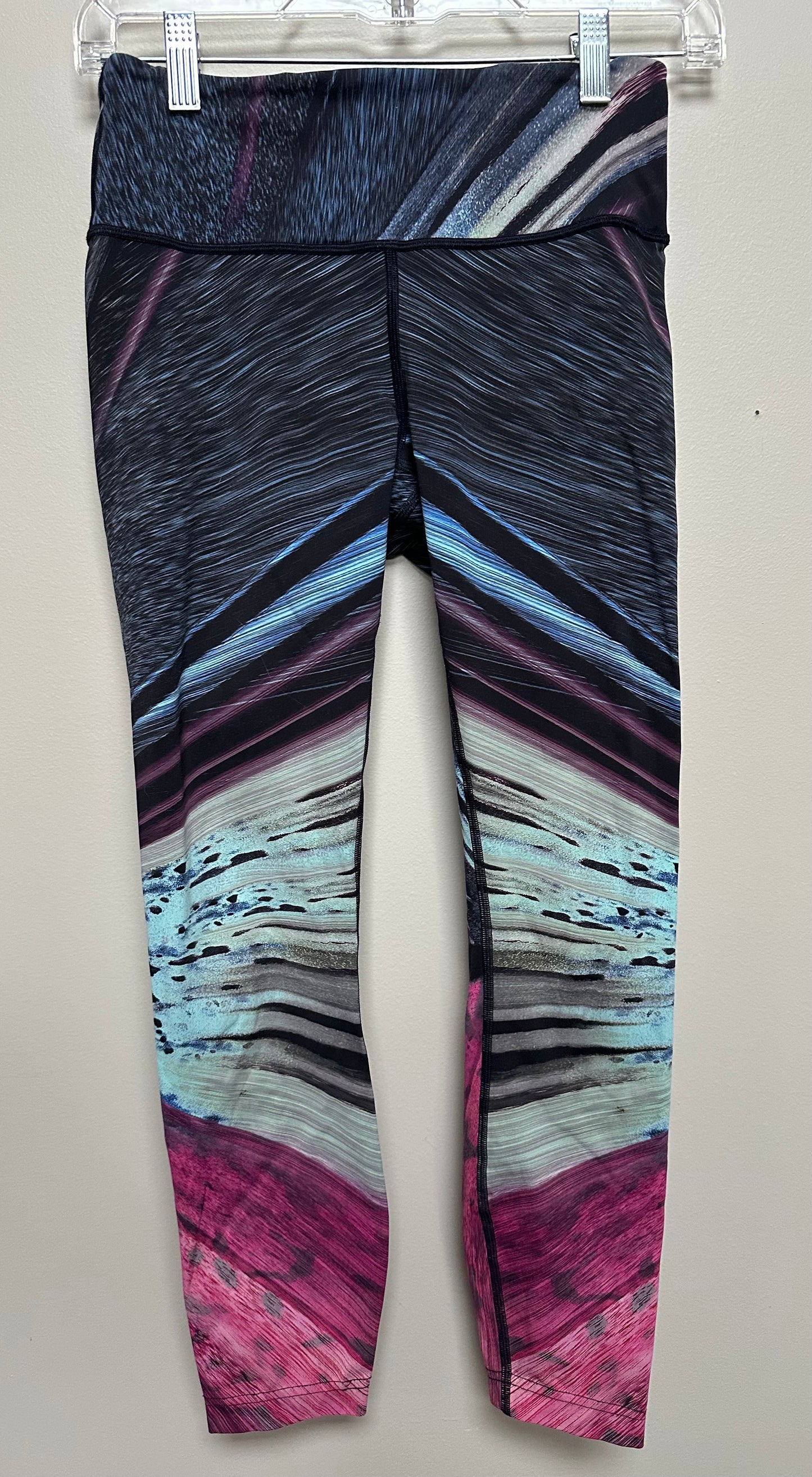 #130 Lululemon Women’s Sz 6 Leggings