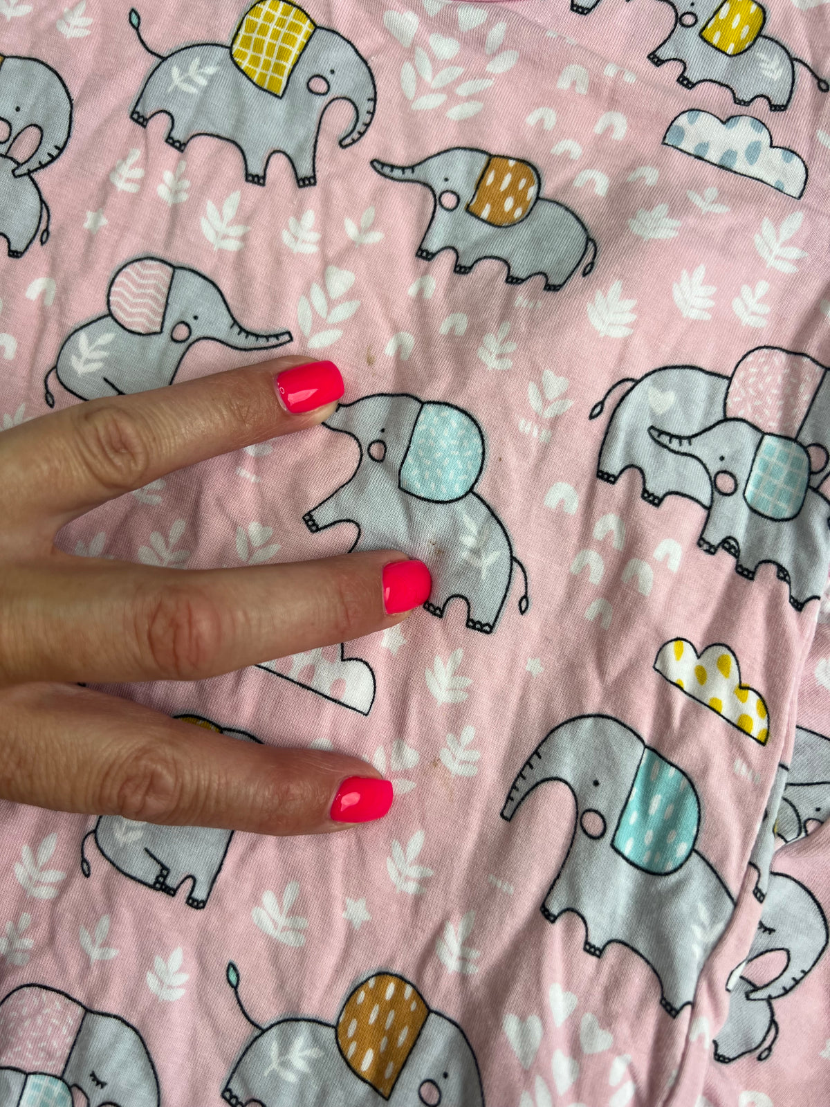 #180 Little Sleepies girls size 2T pink elephants short sleeve and pants set