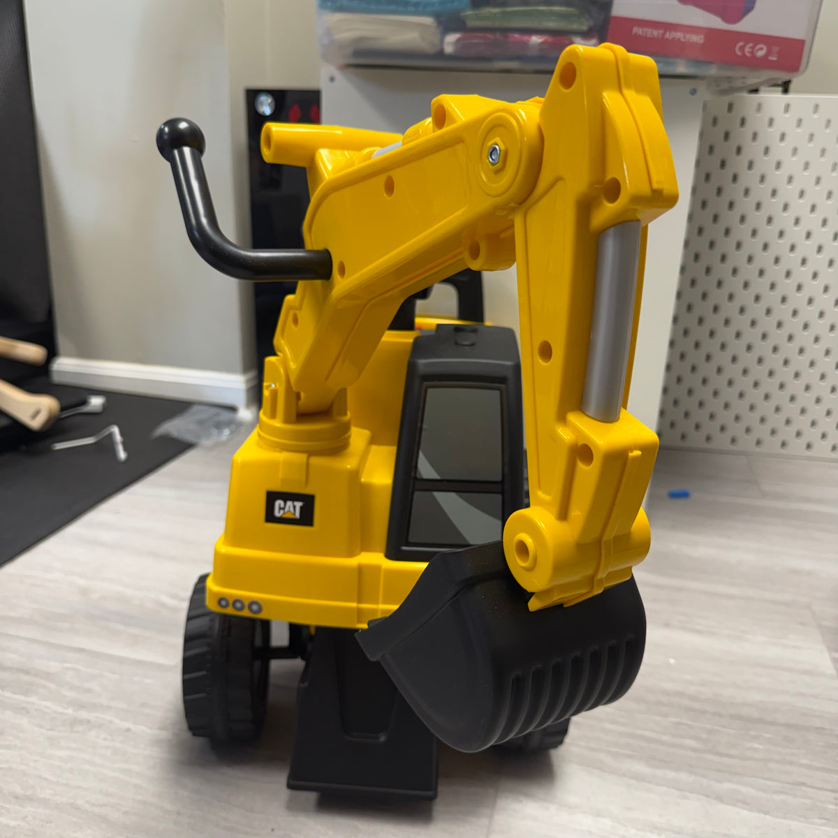 #110 CAT Construction Toddler Ride-On Excavator Digger Truck BRAND NEW
