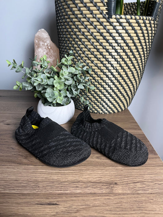 Seller #213 Size 8.5/9 Toddler Black Indoor No Slip Slipper EUC