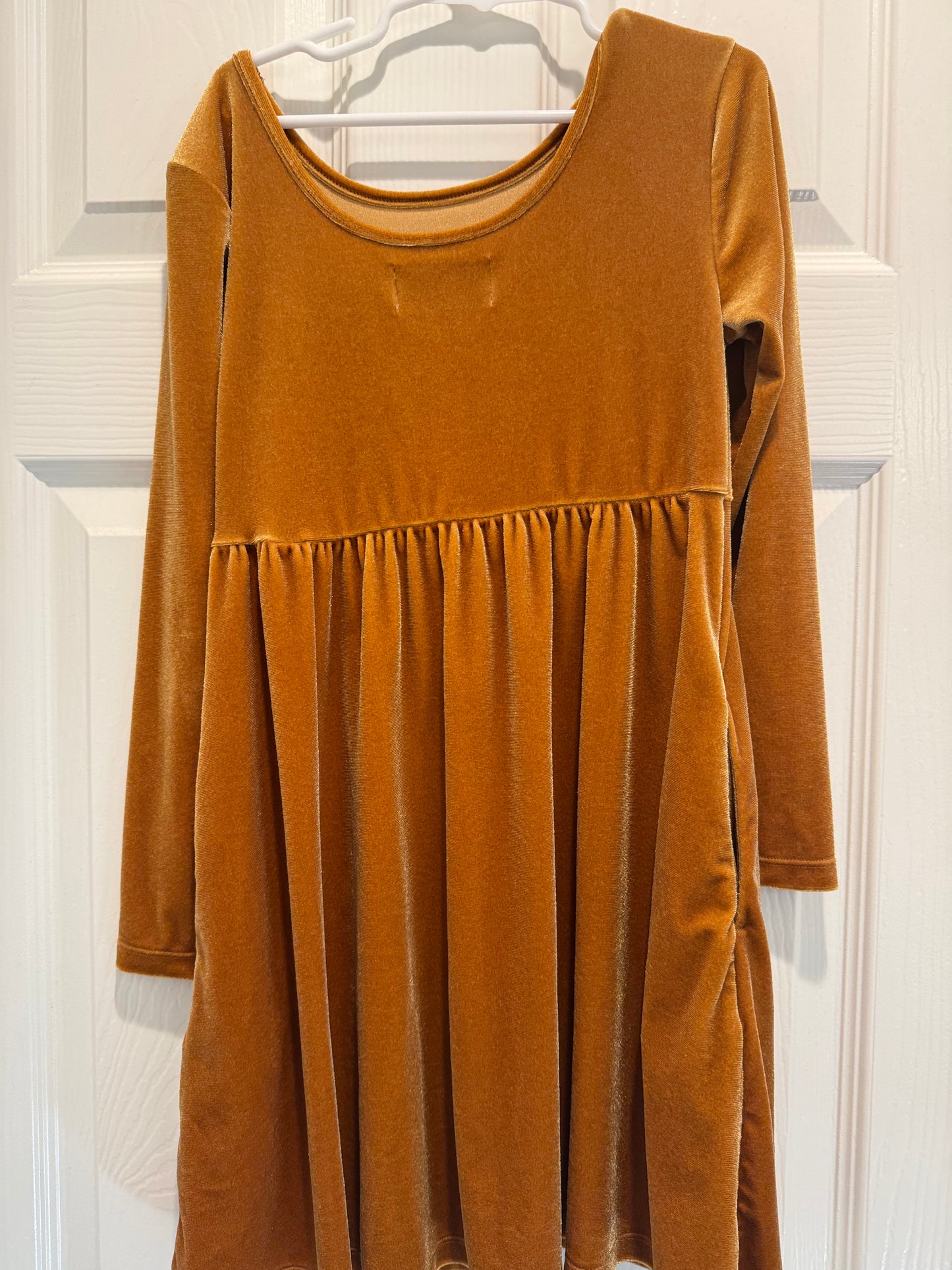 #53 girl long sleeve dress size M(8)