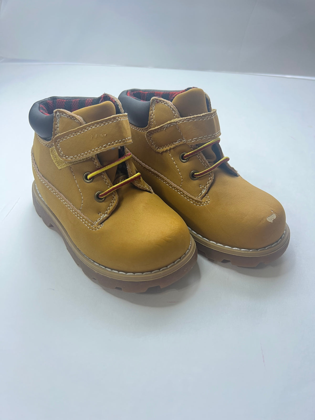 #180 Falls Creek Kids boys size 8c boots