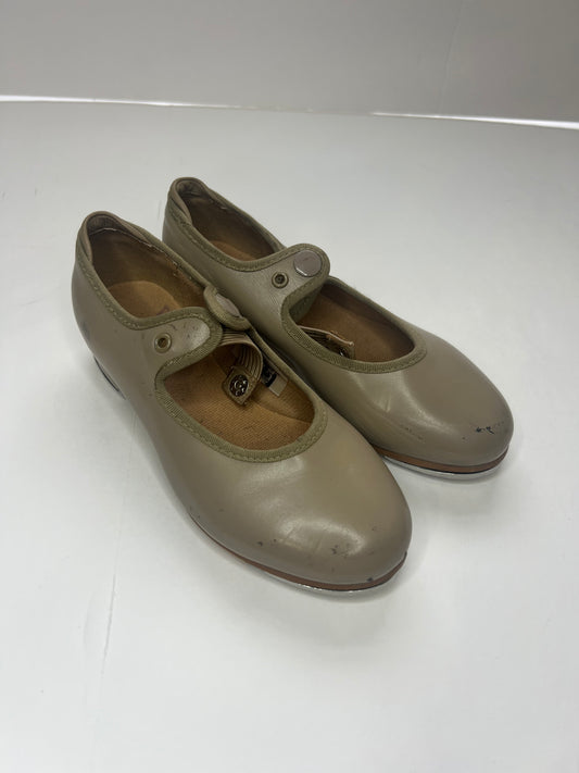 #180 girls size 11 nude tap shoes