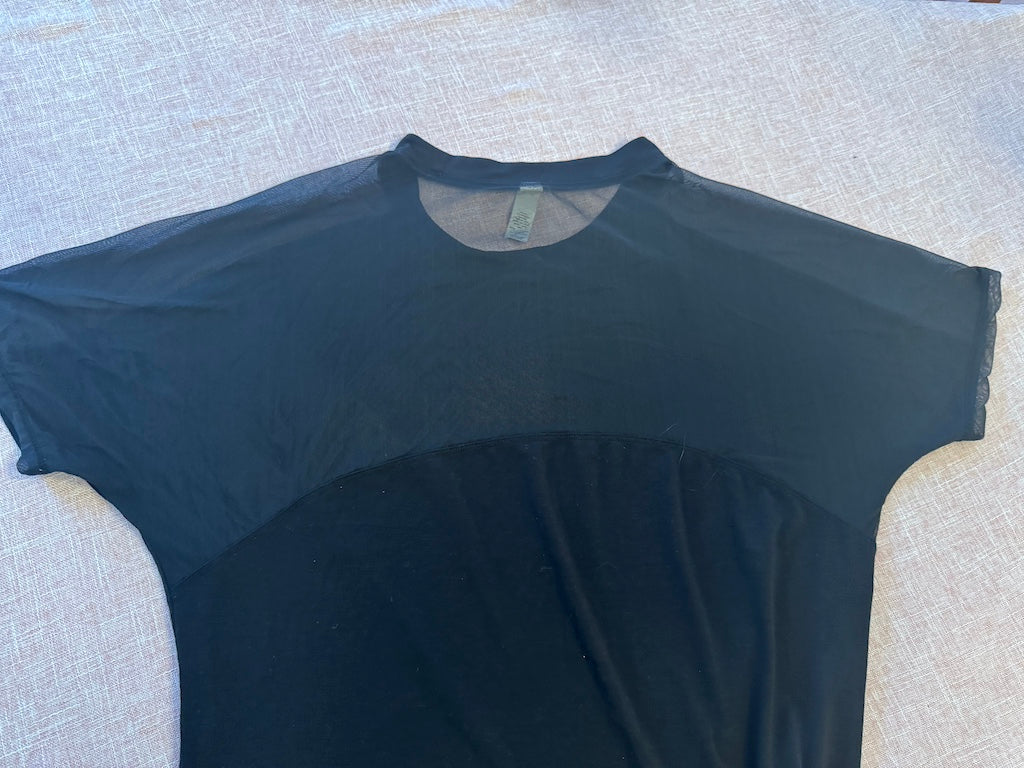 Athleta Loose Fit Tee with Half Mesh Back with side split- Womens Small-EUC