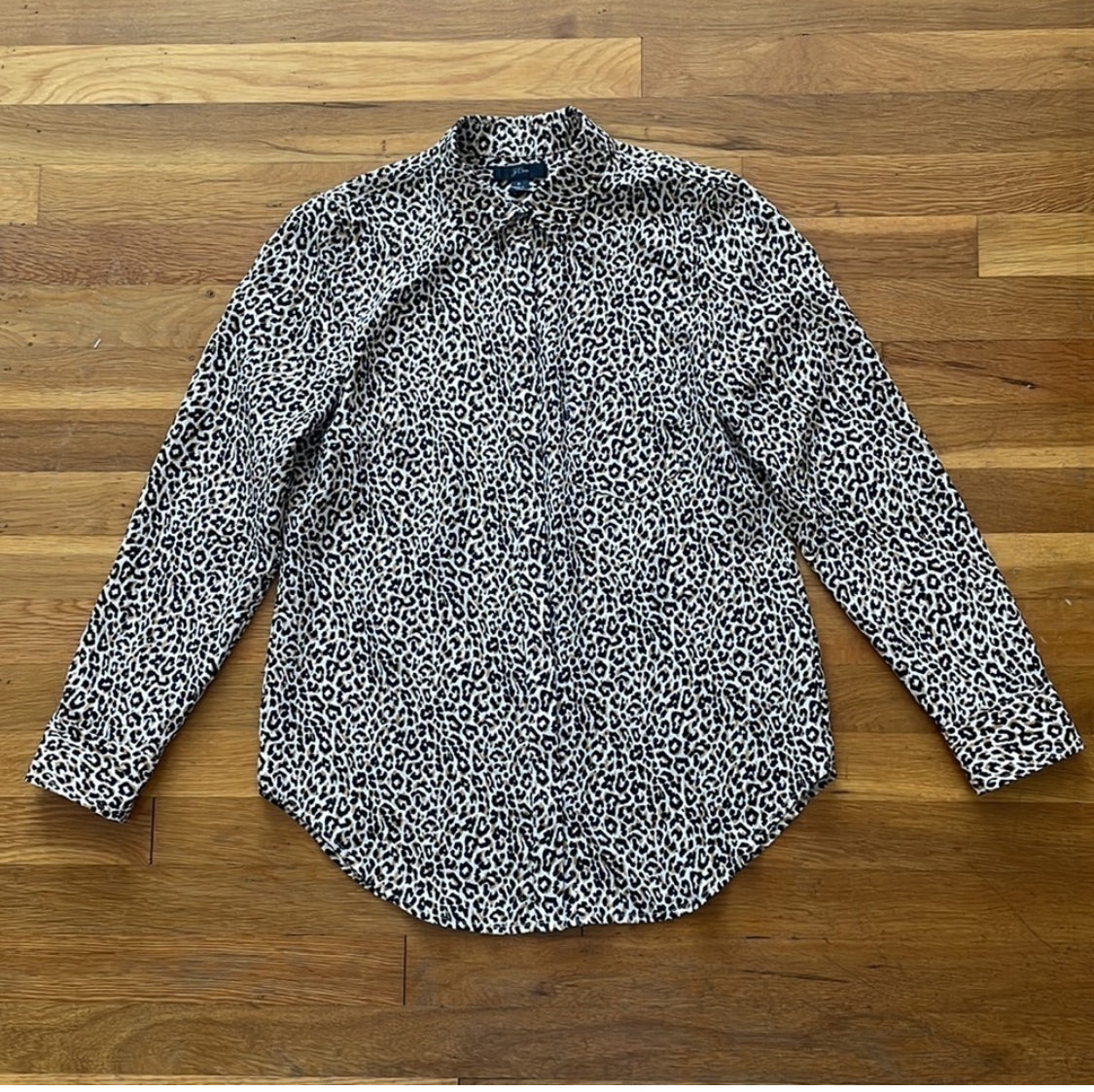 #116 J. Crew 100 % Silk Button Up in Cheetah Size 2