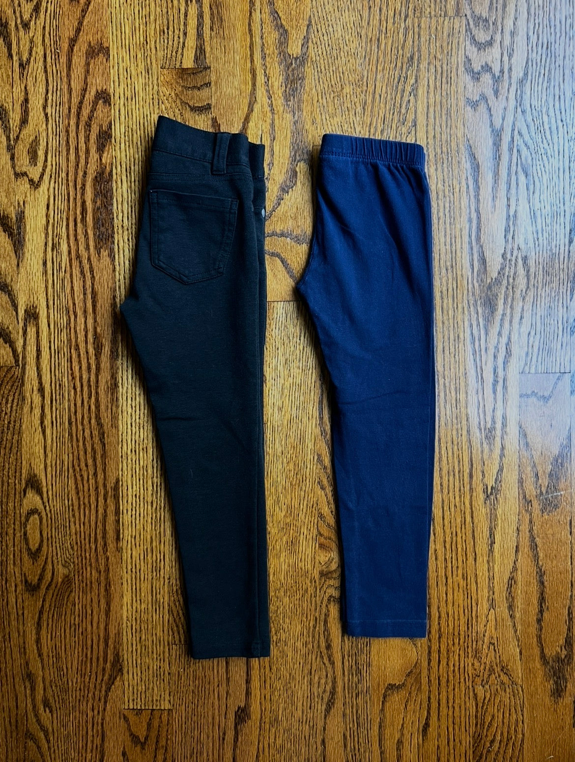 Seller #115 - Children’s Place & Circo Girls 4T Leggings (Bundle of 2), GUC