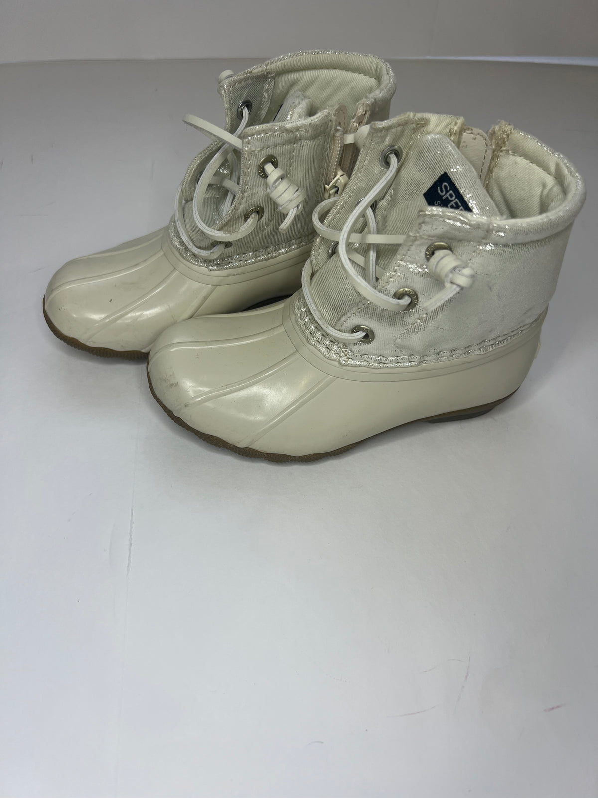 #180 Sperry girls size 9c cream duck boots