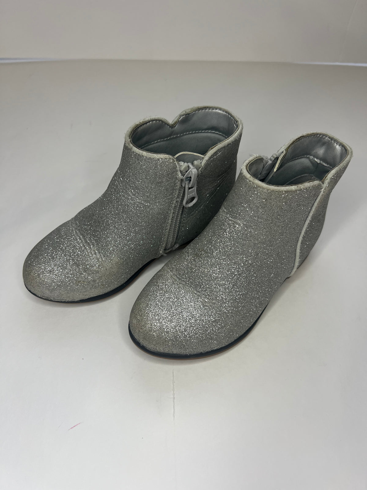 #180 Cat and Jack girls size 8c silver sparkle ankle boots