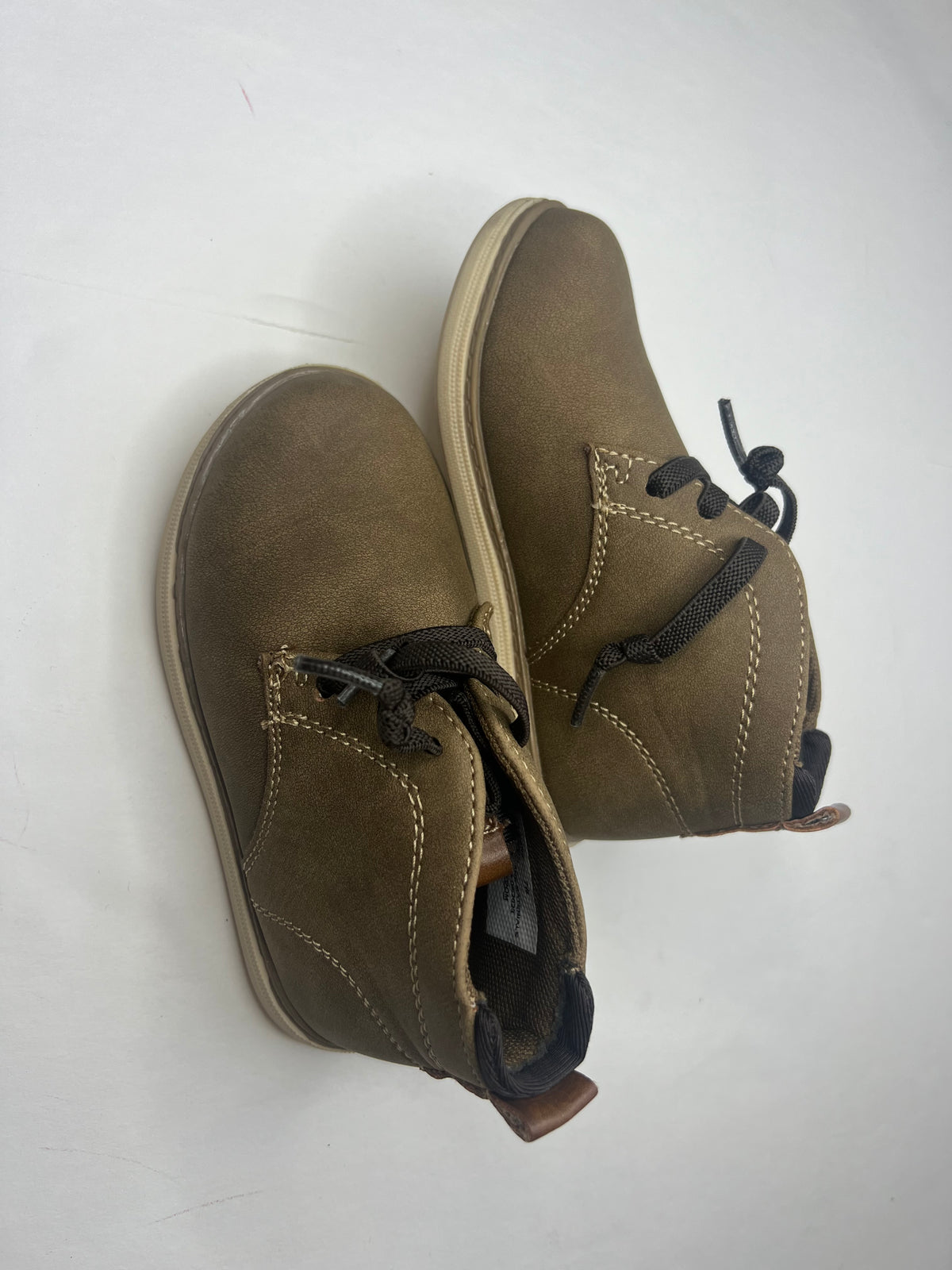 #180 Crown Vintage boys size 7 tan dress shoes