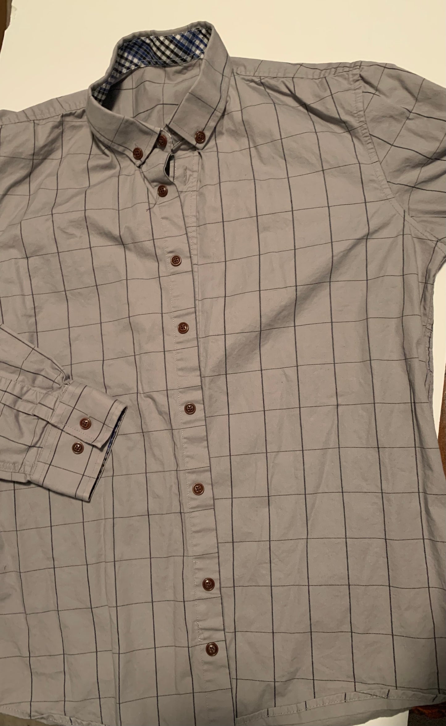 3 Men’s dress Shirts Size M 32-34 Button Up Long Sleeved Clothing bundle Lot