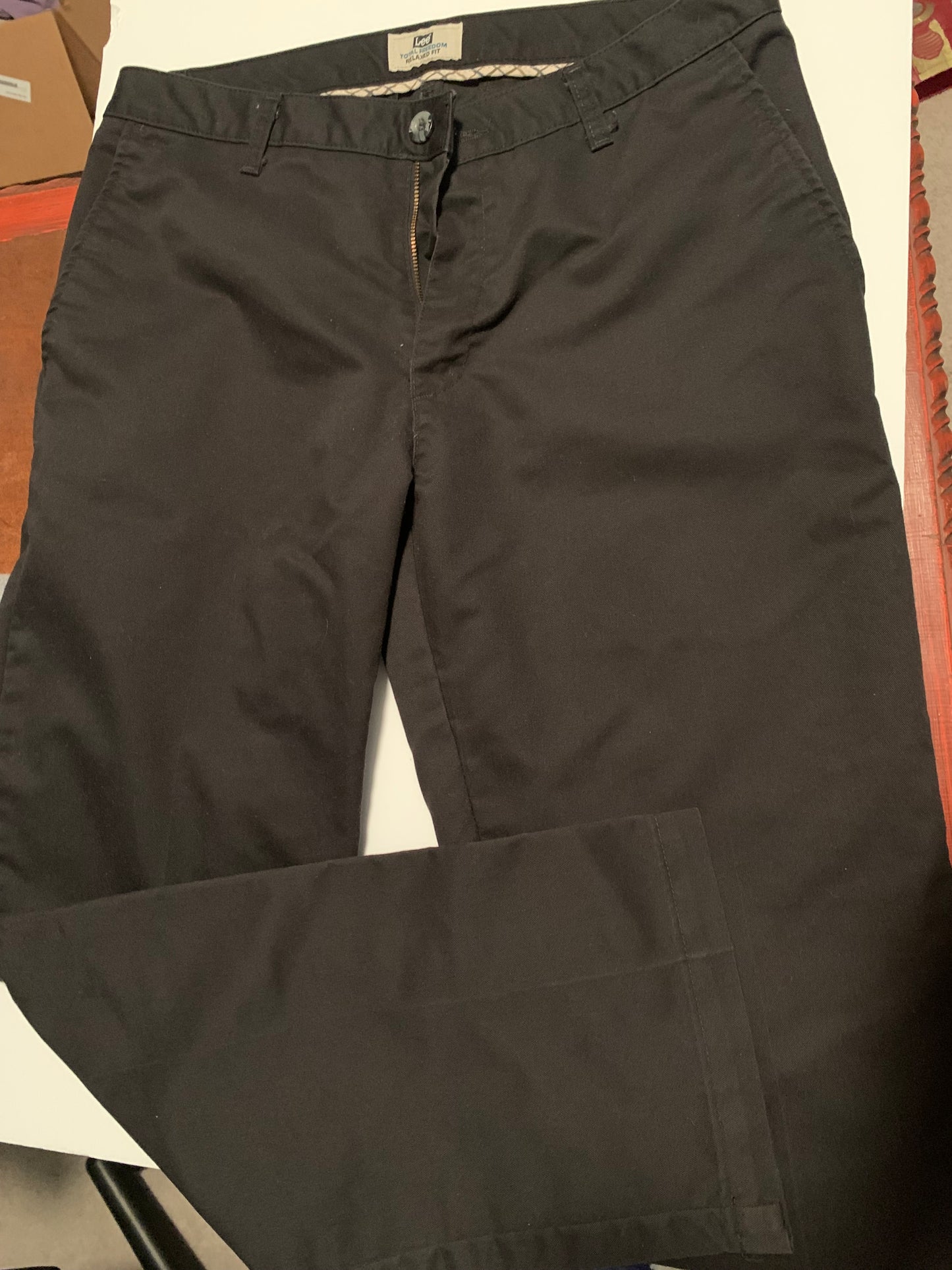 Men’s black pants size 32x30 Lee Relaxed Fit