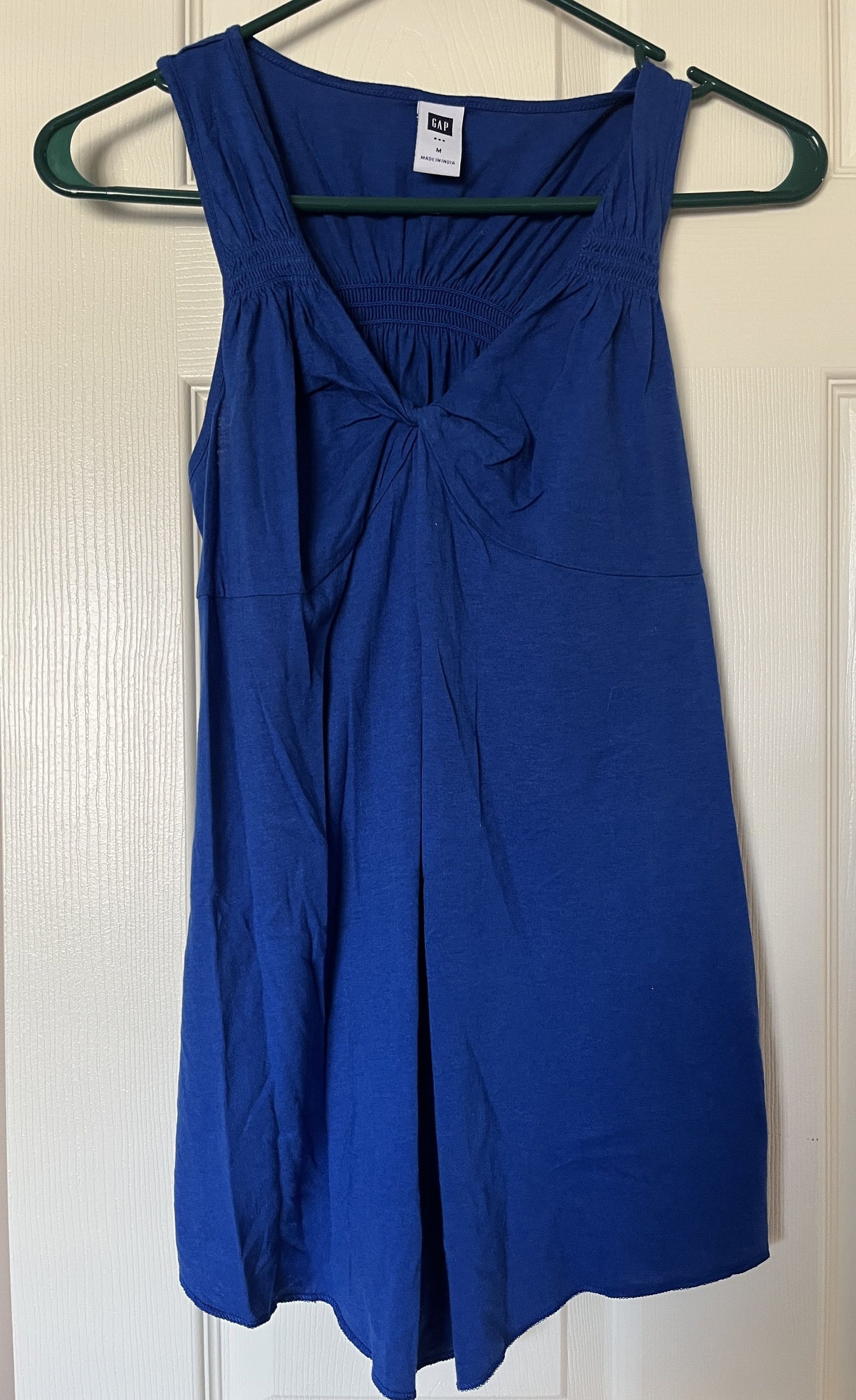 #124 EUC Gap Blue Sleeveless Shirt Women's M