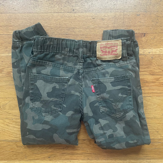 #116 boys Levi’s camo joggers pants 5