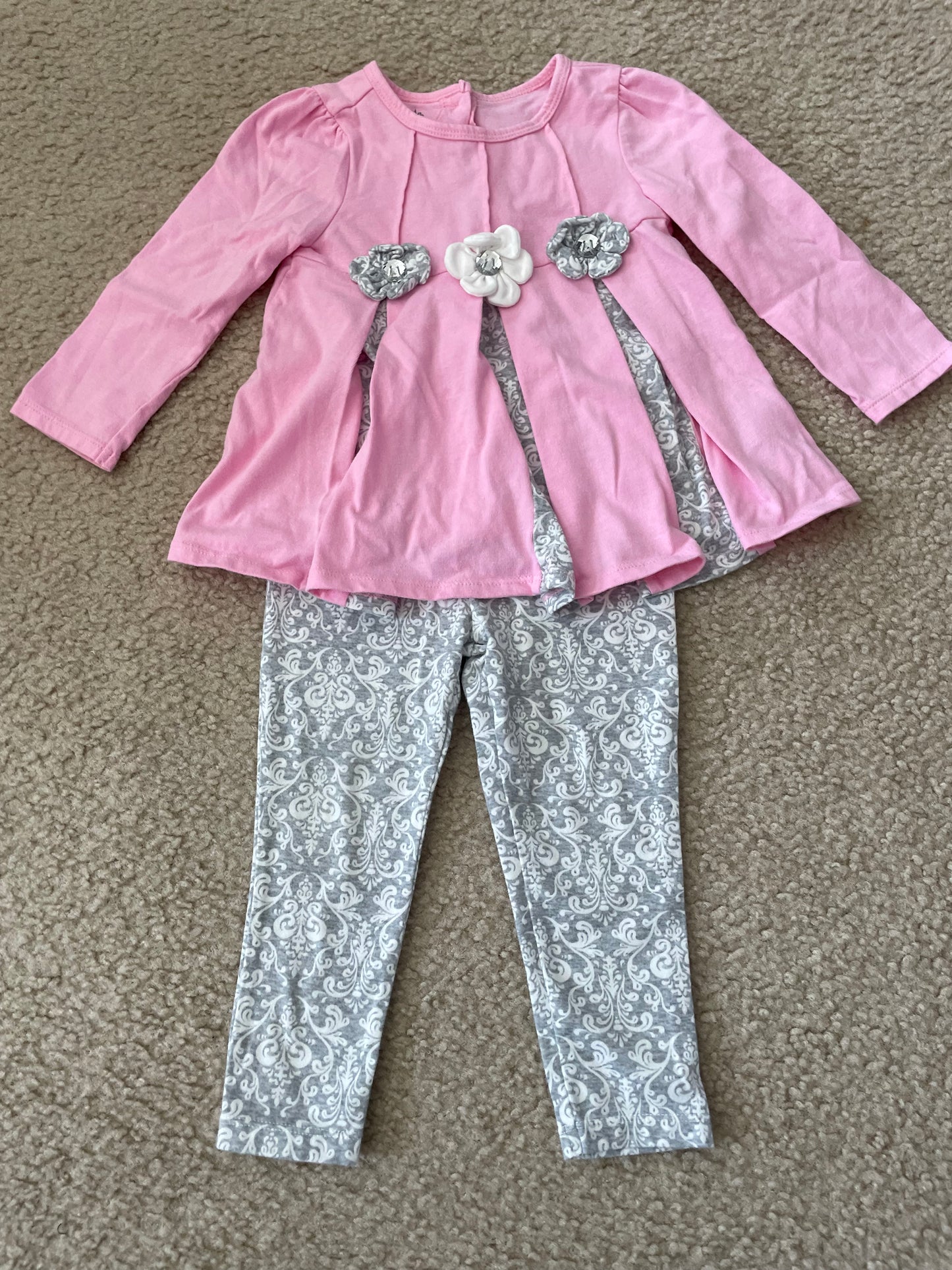 Seller 129- 24 month girls outfit