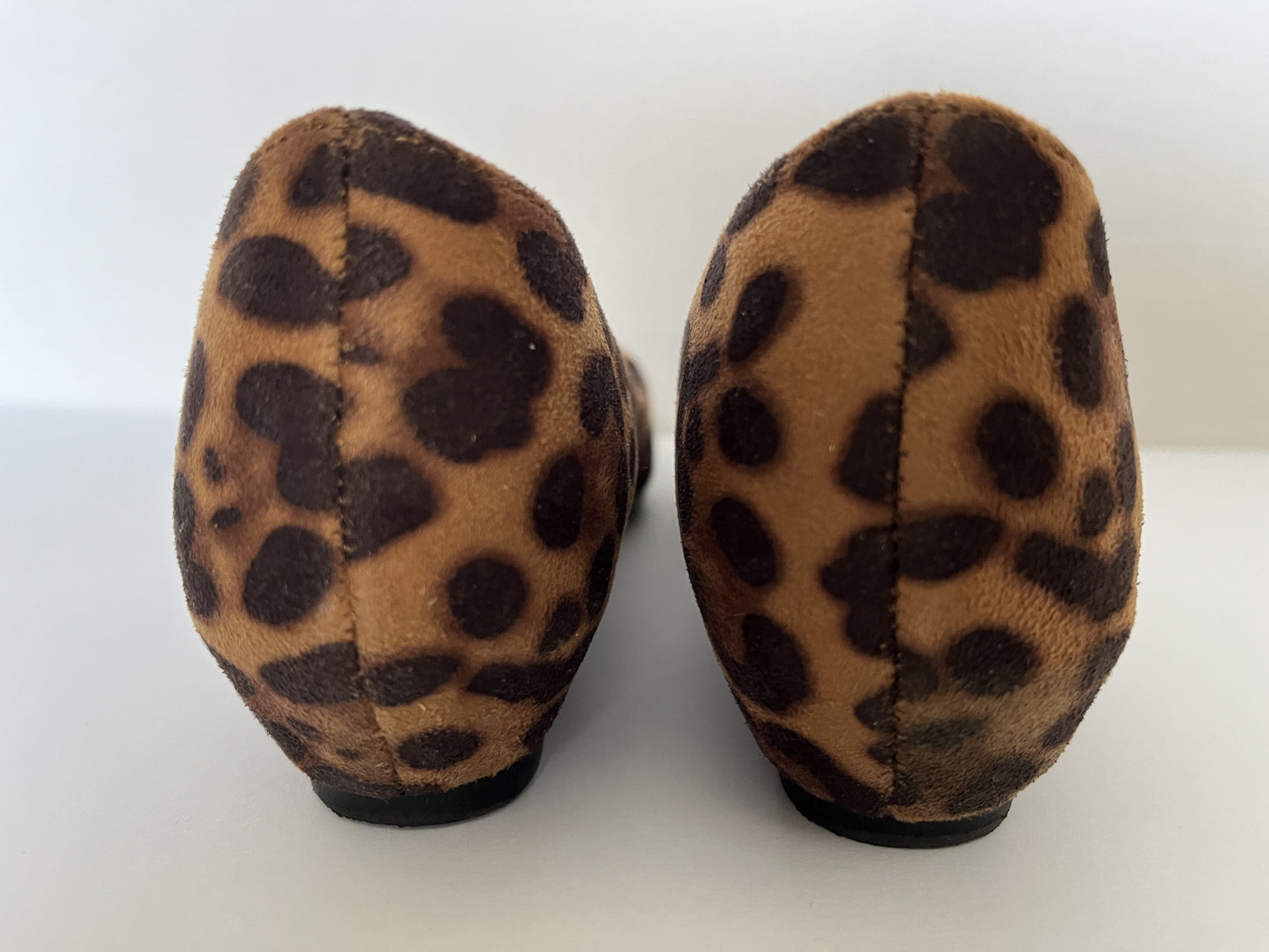 #124 Women's Leopard Suede Flats Size 8