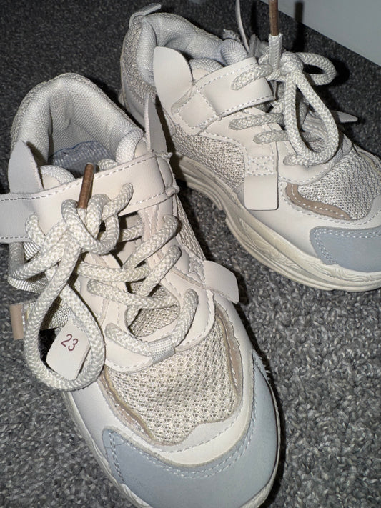 #53 girl sneakers size 13.5