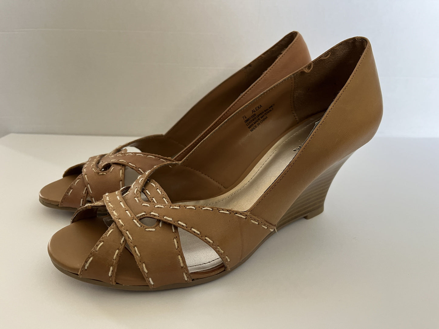 #124 EUC Tan Peep Toe Wedge Sandals Women's Size 7.5