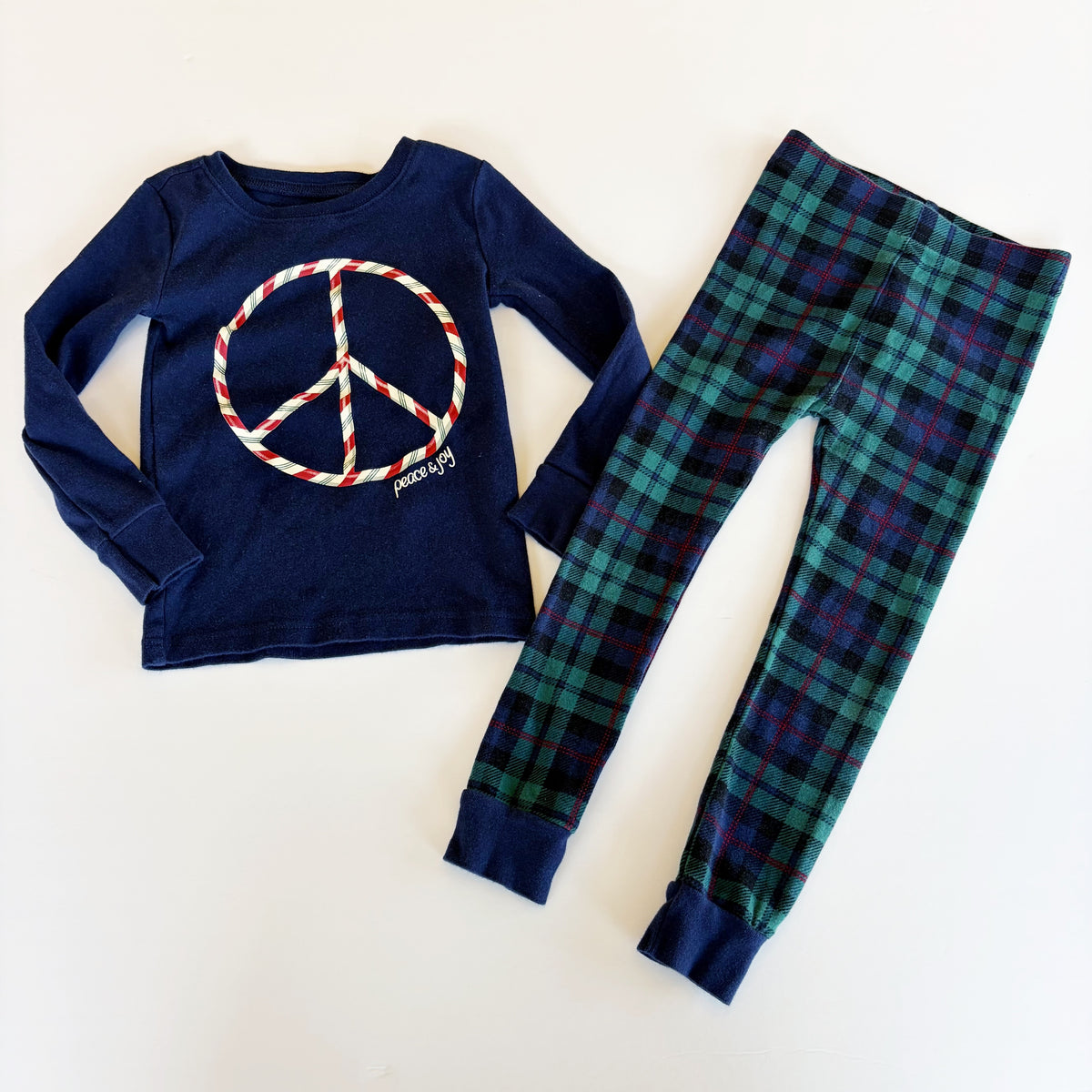 #96 | Size 4T | Old Navy Boys Peace Sign Christmas Pajamas