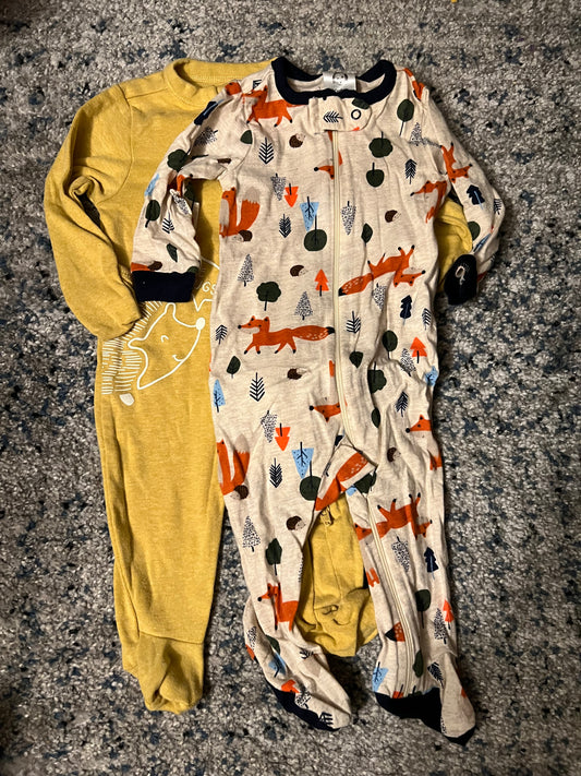 #46 Old Navy & Gerber Boy Footed pajamas (Bundle of 2) 0-3 months