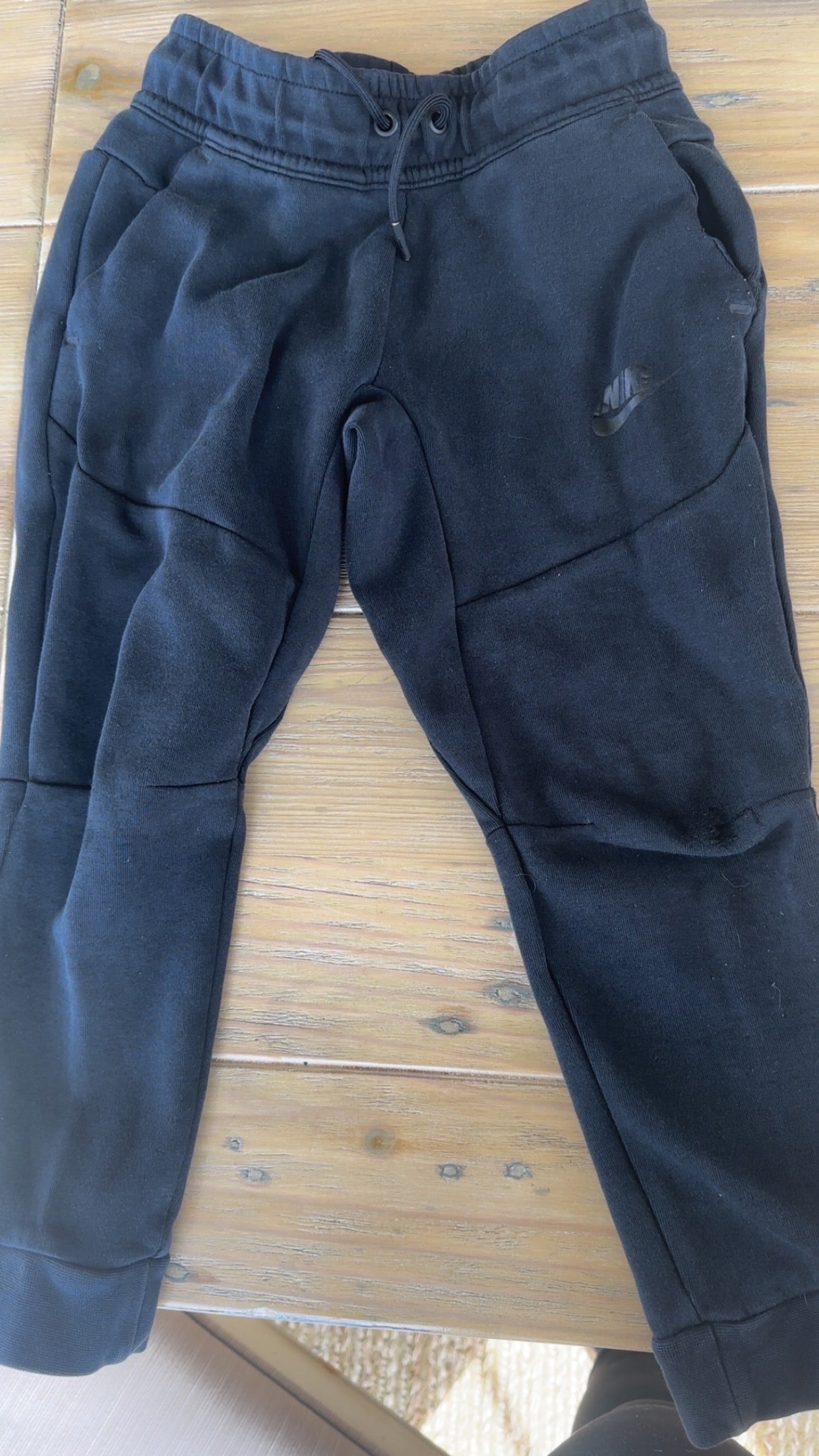 #24 size 6 Nike joggers