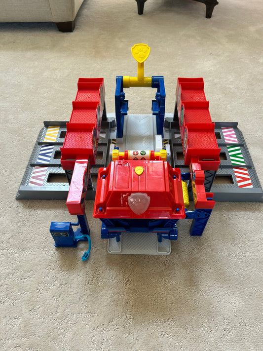 #70 REDUCED Paw Patrol Pups Truck Stop