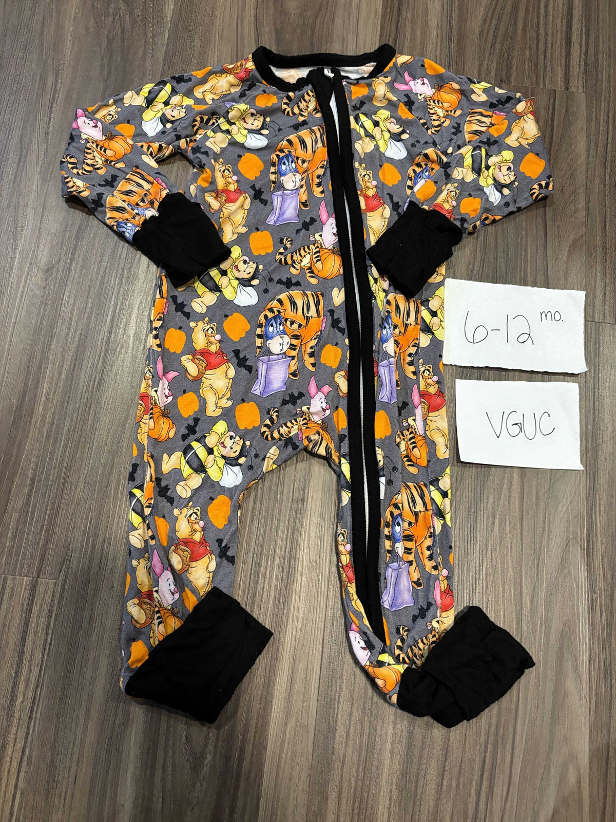 #138 - 6-12 Mo VGUC Bamboo Pooh Halloween Zippy