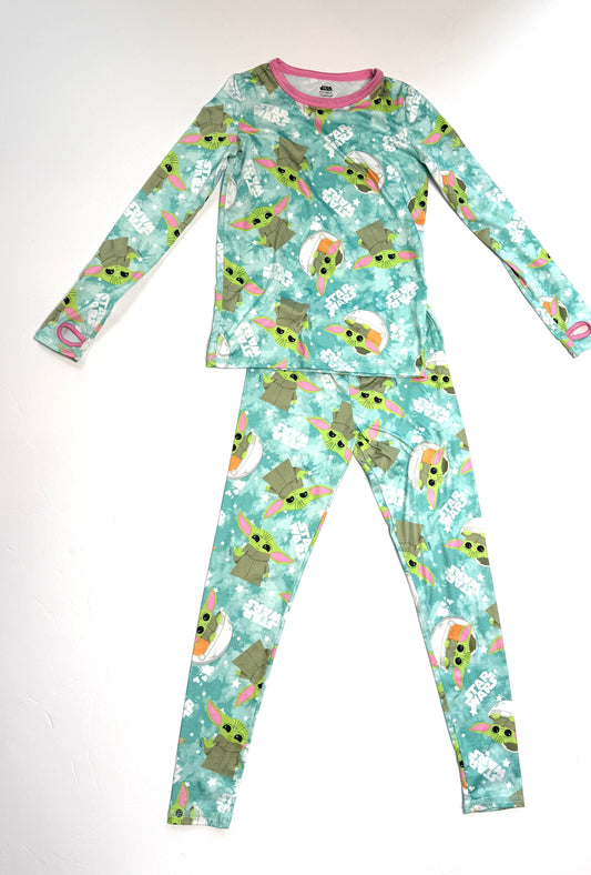 Seller 89 Cuddle duds Base layer Size Small 6 Baby Yoda Print EUC