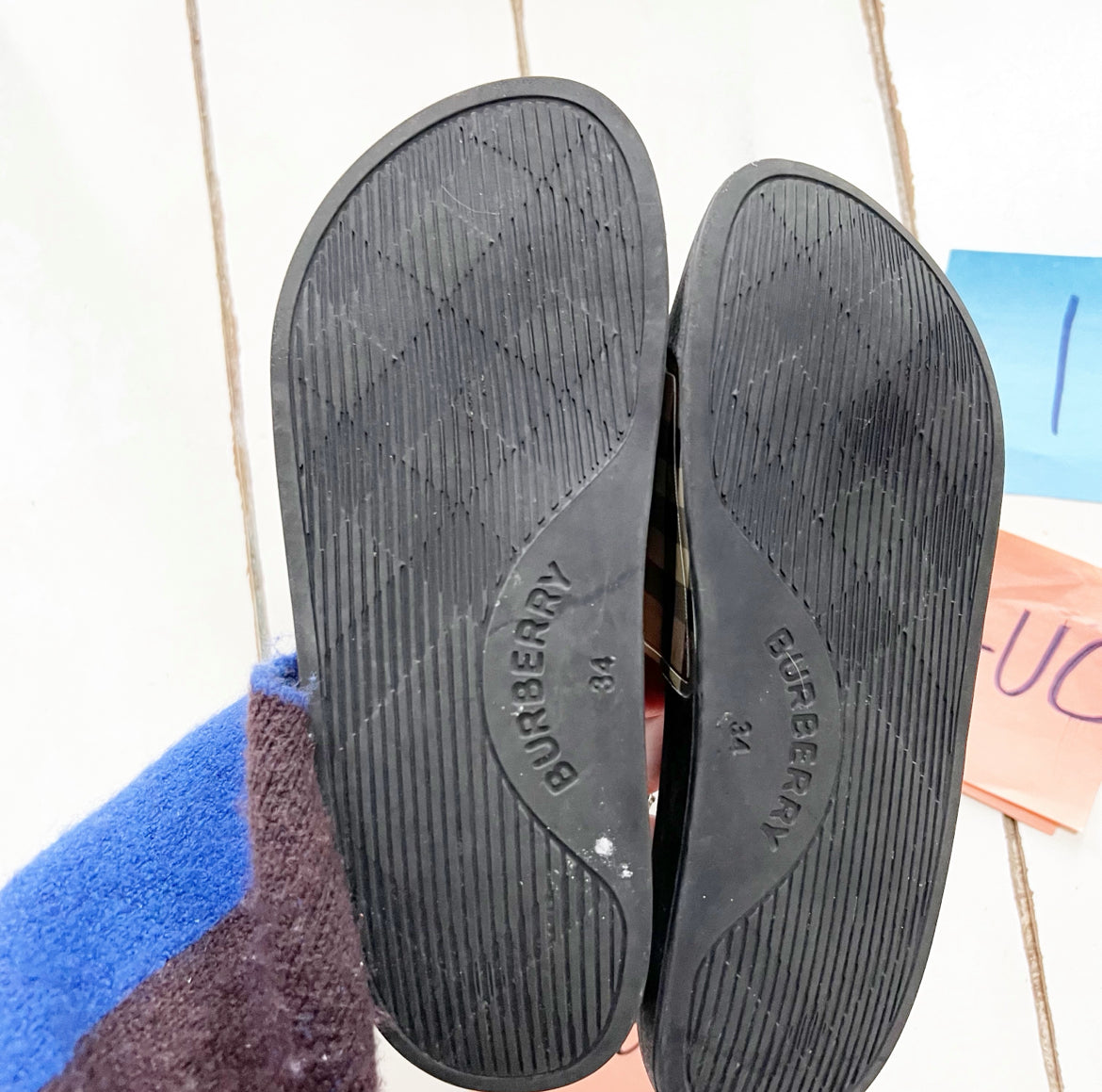 Seller 196 Burberry slides