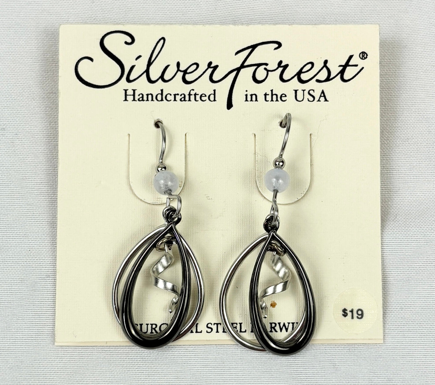 #14 NWT Silver Forest dangle earrings