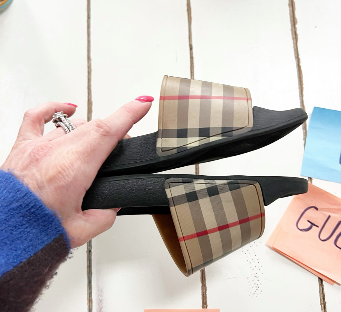Seller 196 Burberry slides