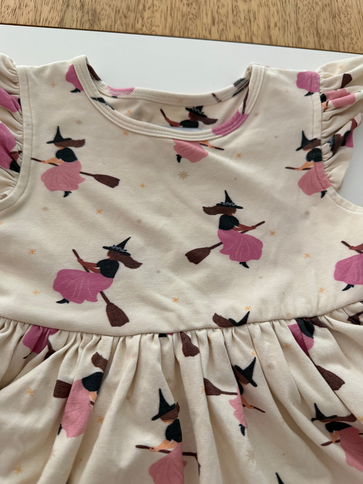 #117, Girls 4T, Smocked Sweets cream witch dress, VGUC
